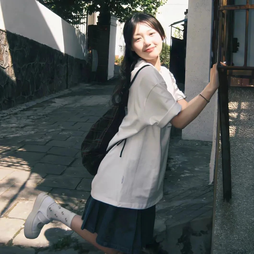 狼族之中封面